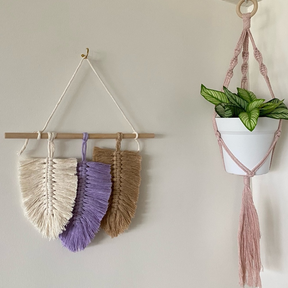 Macrame feathers